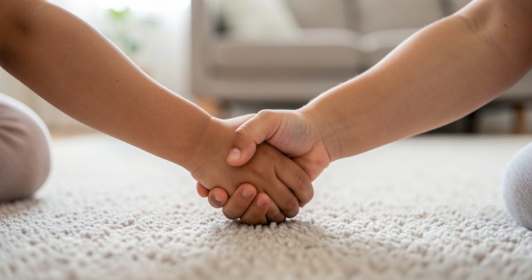 Bagarres entre enfants : faut-il intervenir ? Mon expérience