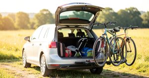 Quelle voiture choisir avec 2 enfants et un porte-vélo ?