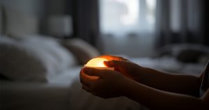 Peur du noir chez l'enfant : la phrase d'une psy qui change tout